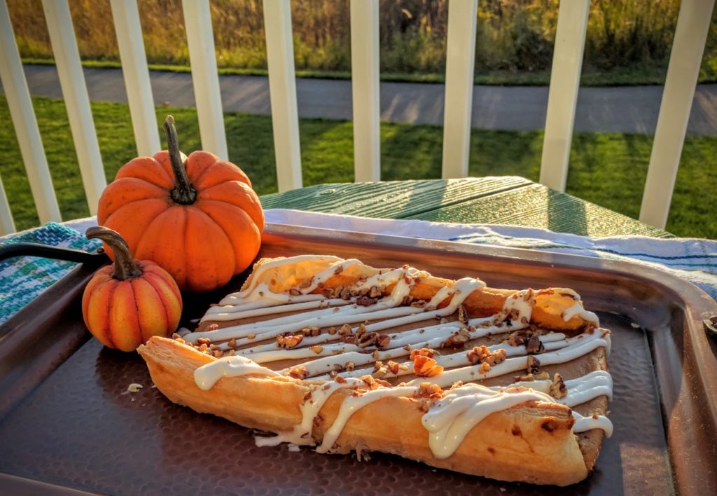 Pumpkin Cheese Coffee Cake | thegreengiraffeeats.com 