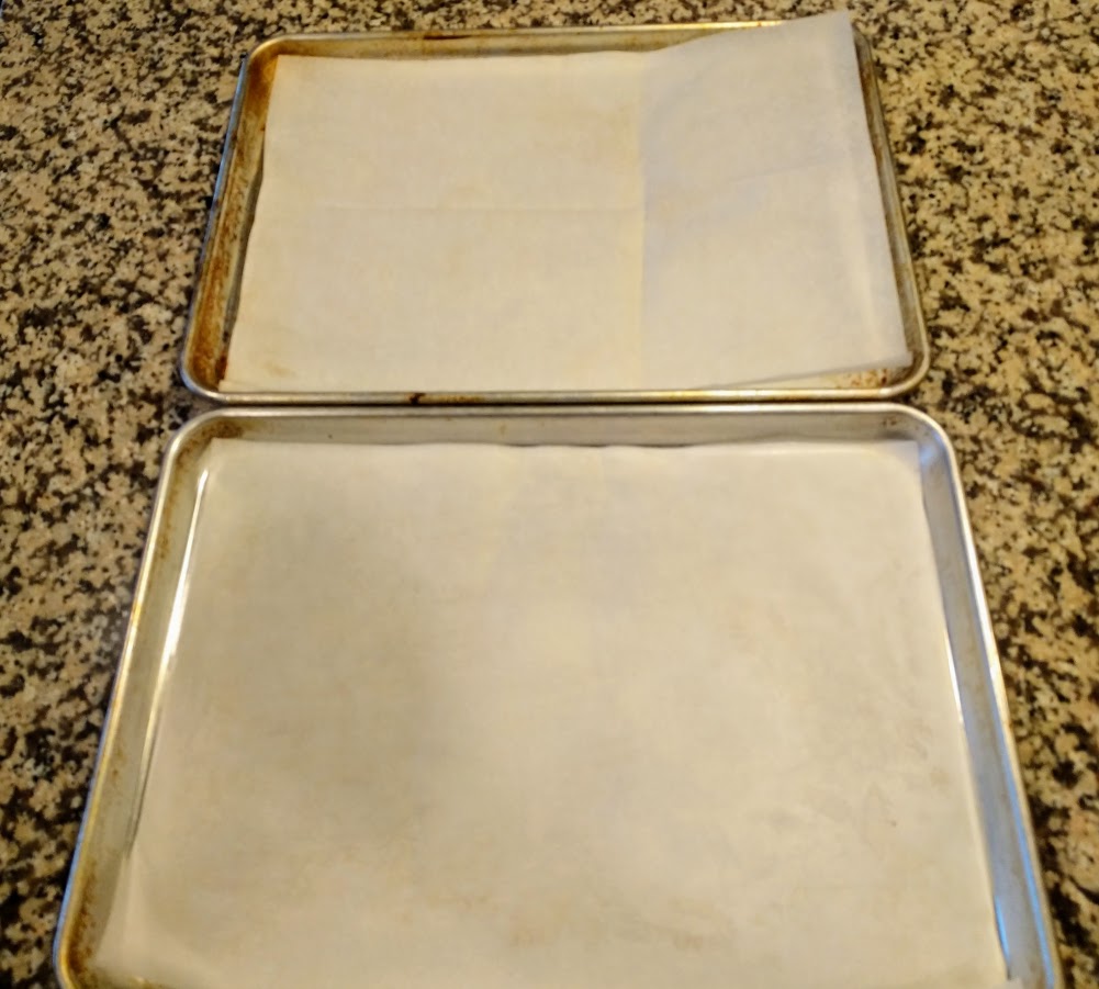 2 baking sheets lined with wax paper