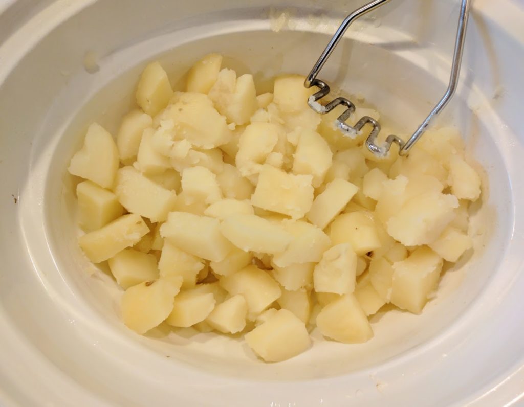 Deliciously Dairy Free Mashed Potatoes | thegreengiraffeeats.com